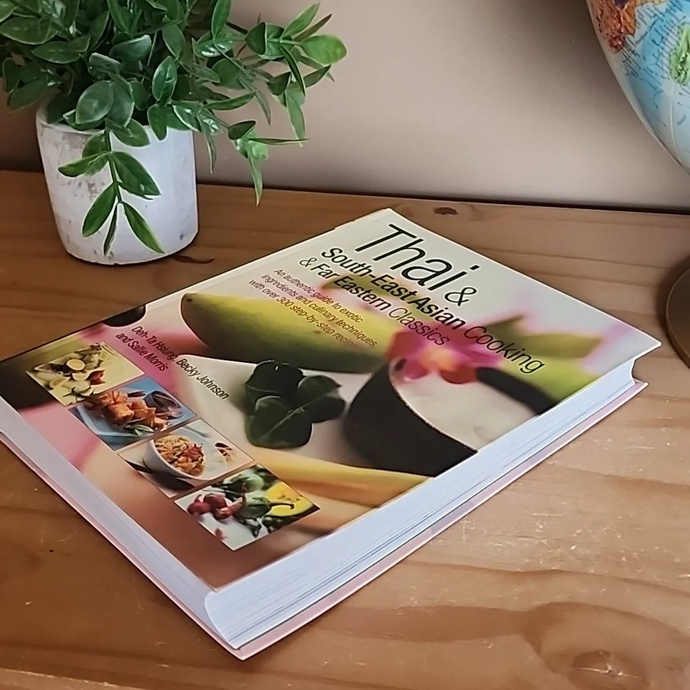 Thai & South-East Asian Cooking Book - Picture 5 of 16